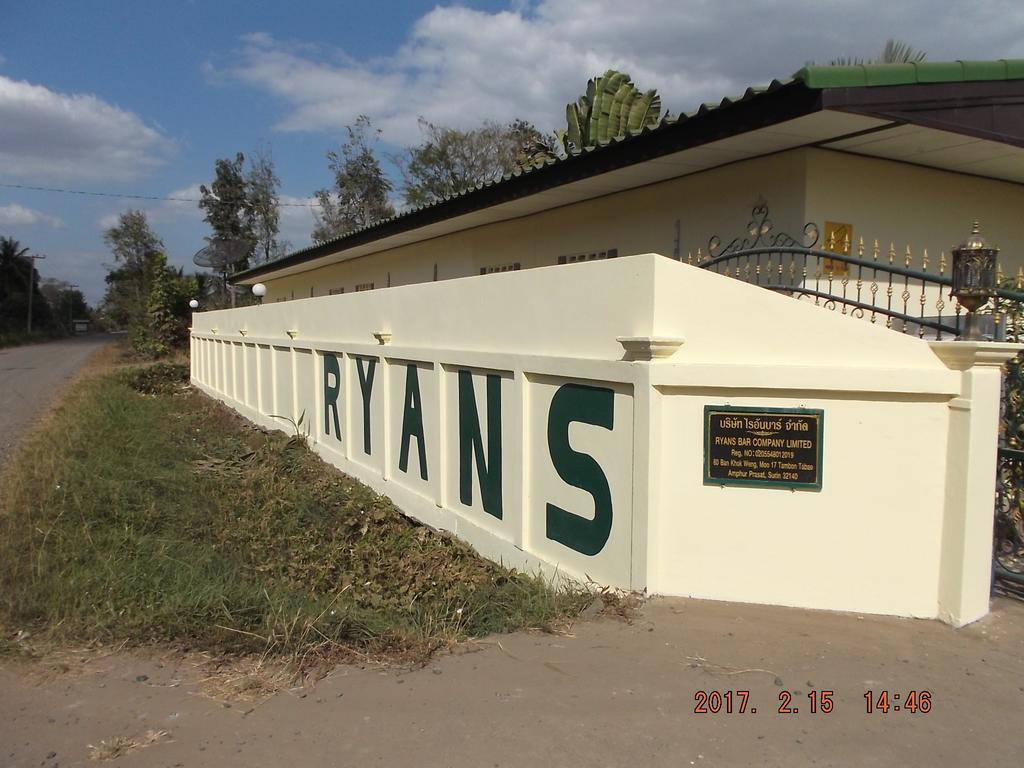 Ryans Resort Prasat Εξωτερικό φωτογραφία